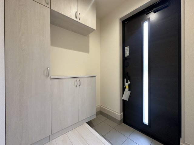 神戸市垂水区仲田2丁目新築戸建の玄関