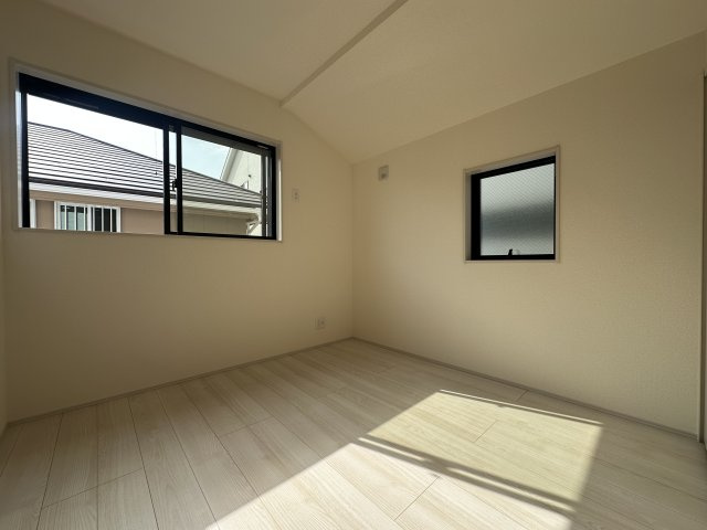 神戸市垂水区仲田2丁目新築戸建の洋室