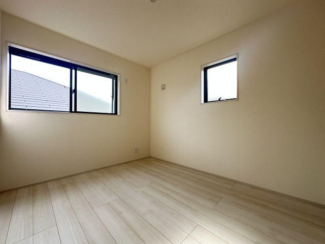 神戸市垂水区仲田2丁目新築戸建の洋室