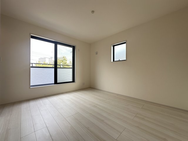 神戸市垂水区仲田2丁目新築戸建の洋室