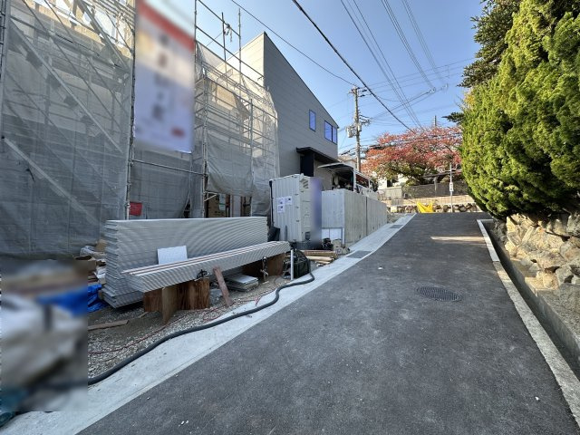 神戸市垂水区仲田2丁目新築戸建の前面道路含む現地写真|2025年9月21日撮影