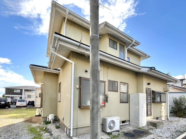 【中古戸建】伊勢崎市山王町の外観|■外観｜土日のご見学はもちろん、平日・夜間のご案内も大歓迎です♪「今から見たい」や「仕事終わりに見たい」にもご対応できますのでお気軽にお問い合わせください♪
