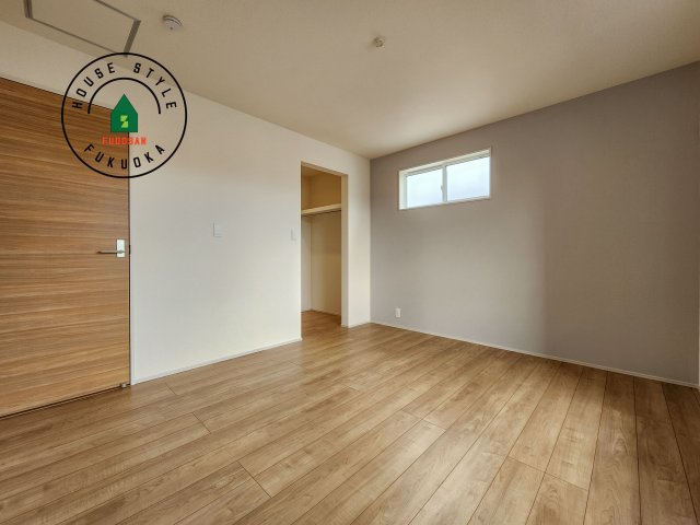 糟屋郡志免町王子2丁目第1-8棟（8号棟）の内観：施工例|主寝室には収納力に優れたクローゼットがありますので、お部屋もすっきり片付きます。