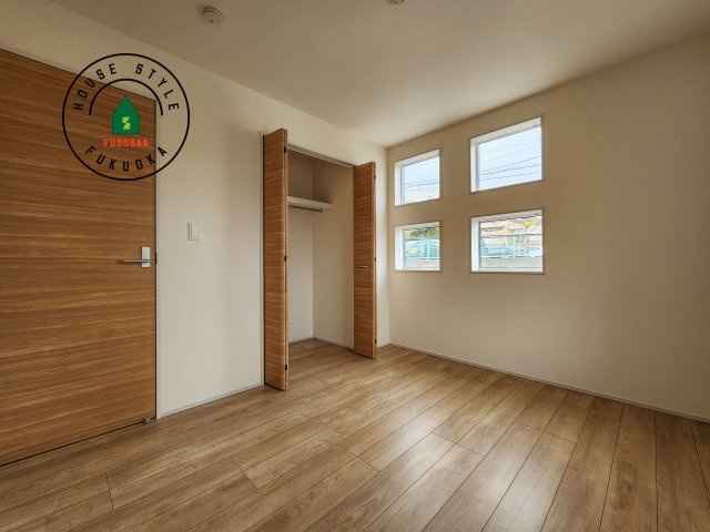 糟屋郡志免町王子2丁目第1-8棟（8号棟）の内観：施工例|採光良好な洋室は全居室、複層ガラスの遮熱効果と断熱効果で、一年中快適に過ごせます。