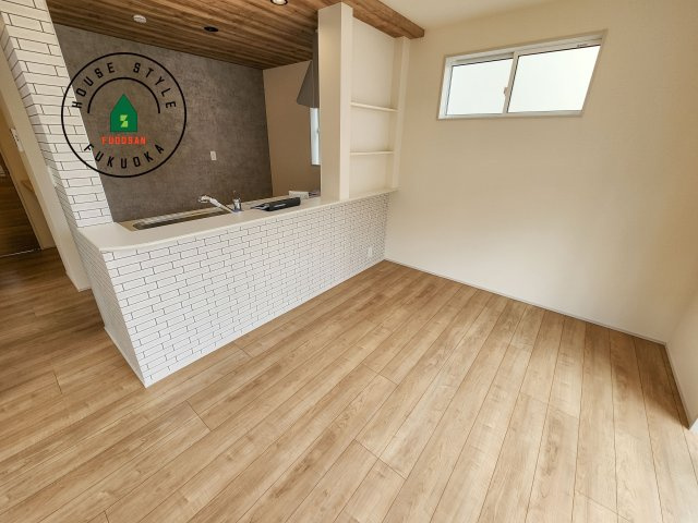 糟屋郡志免町王子2丁目第1-8棟（8号棟）の内観：施工例|キッチンから立ち込める香りが今日の料理を期待させます。