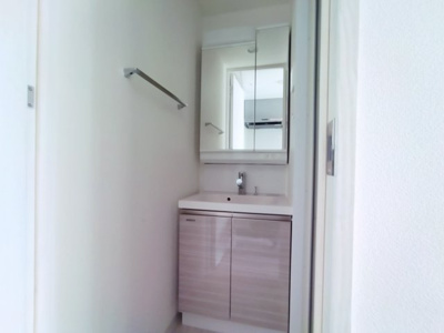 【独立洗面台】 | アドバンス神戸セラフィム | 独立洗面台あり、毎朝おしゃれに忙しい女性の方におすすめです