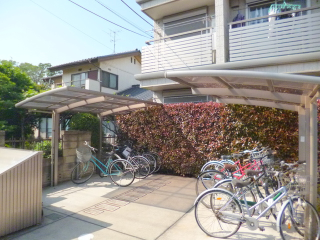 グリーンテラス南荻窪のその他|★屋根付駐輪場★　★敷地内ダストボックス★