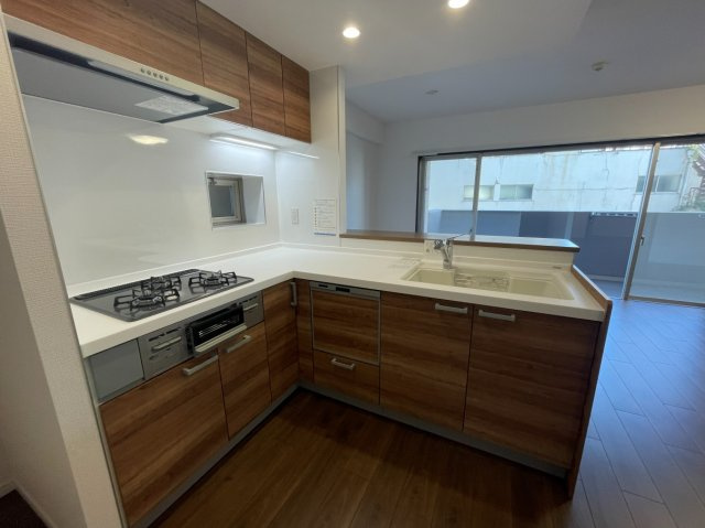 ゼファー四つ木ザナドゥ21のキッチン|コンパクトなキッチンで掃除もラクラク