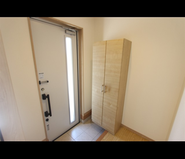 知多市八幡字向長曽のテラスの玄関|写真はイメージです。色仕様は現況優先になります。