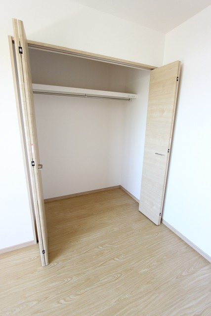 知多市八幡字向長曽のテラスの収納|写真はイメージです。色仕様は現況優先になります。