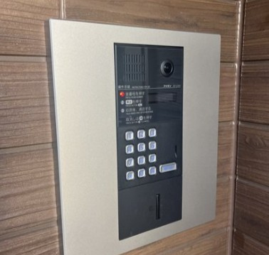 Lavare新中里のエントランス