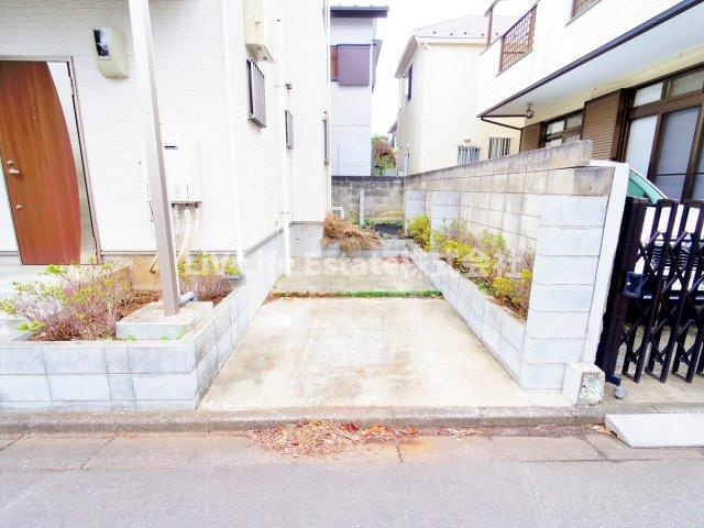 東村山市美住町１丁目のアパートの駐車場