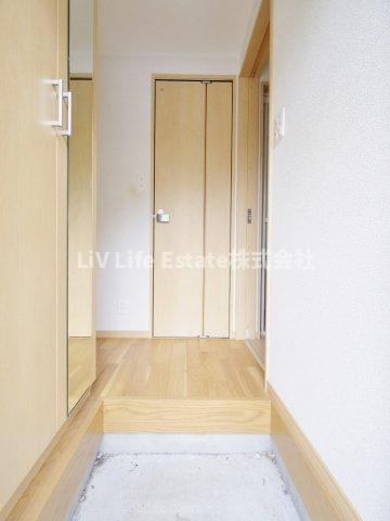 東村山市美住町１丁目のアパートの玄関