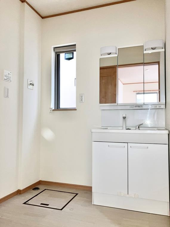 下矢切戸建の洗面所