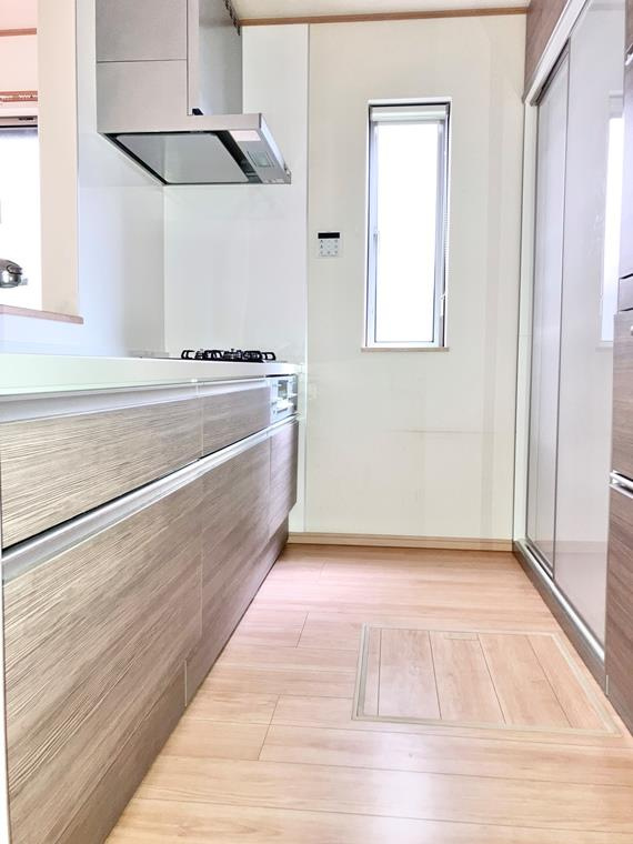 下矢切戸建のキッチン