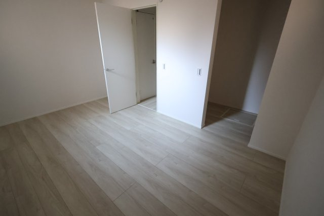 【洋室】 | 《仲介手数料無料》南区四谷２丁目4-19(3号棟)新築一戸建てケイアイスタイル | 撮影日 2025年11月15日 15:00 晴れ