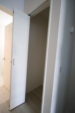 【収納】 | 《仲介手数料無料》南区四谷２丁目4-19(3号棟)新築一戸建てケイアイスタイル | 撮影日 2025年11月15日 15:00 晴れ