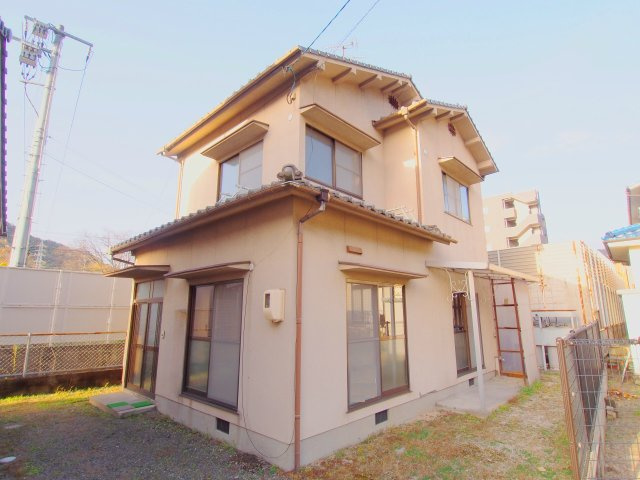 安芸郡海田町国信２丁目の一戸建て