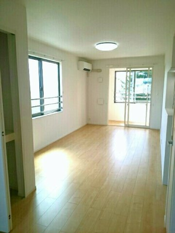 アルメリアＡの居間・リビング