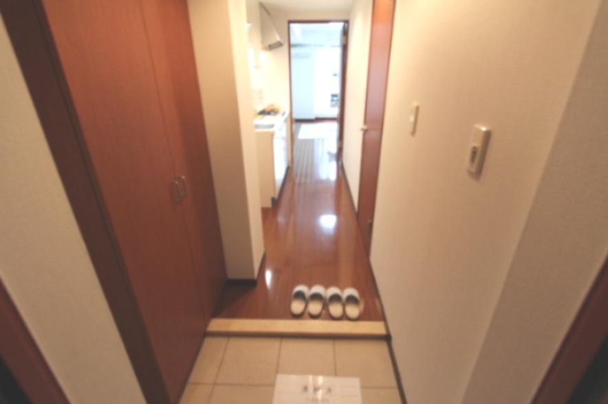 プライムアーバン中目黒の玄関