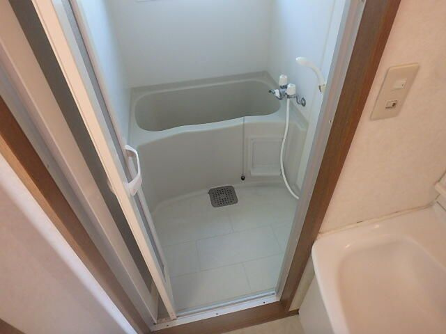 清静ハイムの浴室