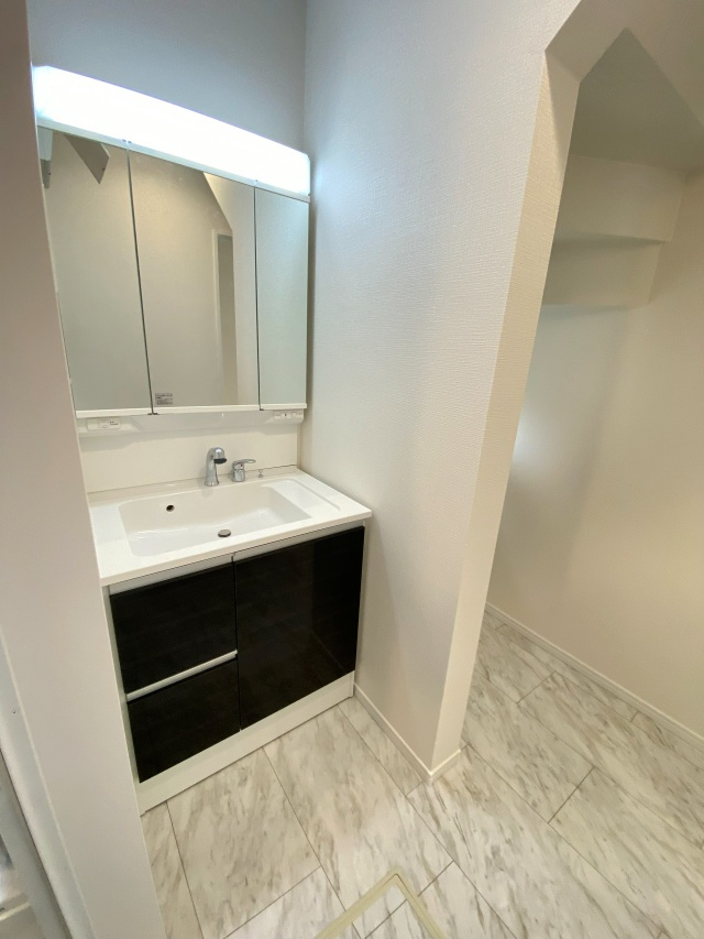 明石市大久保町高丘2丁目　新築戸建の独立洗面台