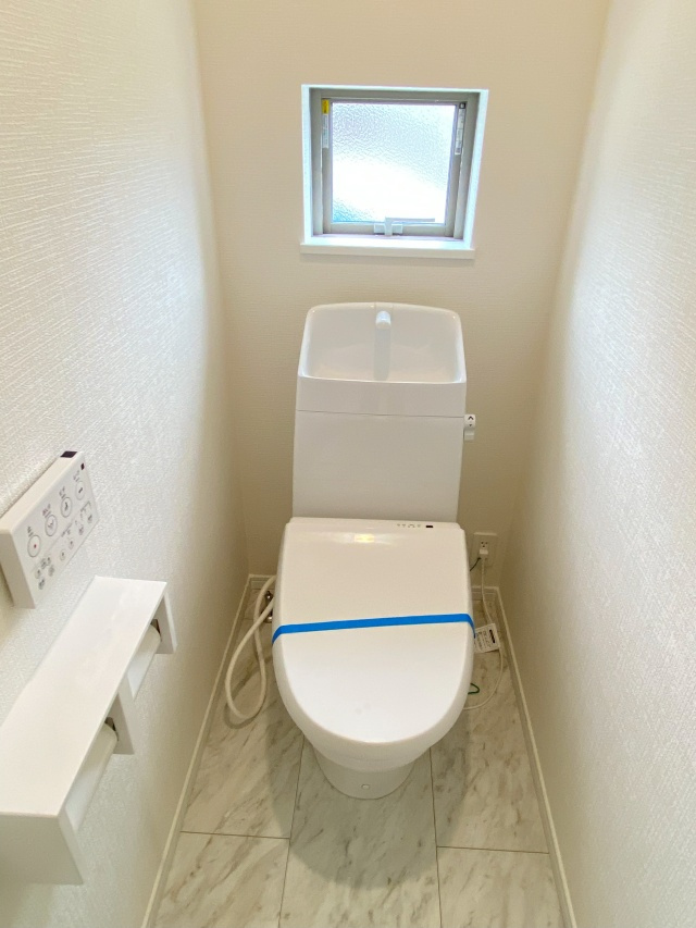 明石市大久保町高丘2丁目　新築戸建のトイレ