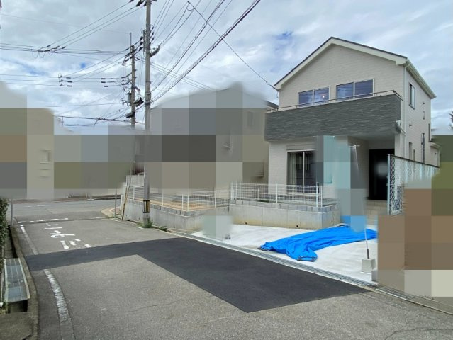 明石市大久保町高丘2丁目　新築戸建の前面道路含む現地写真