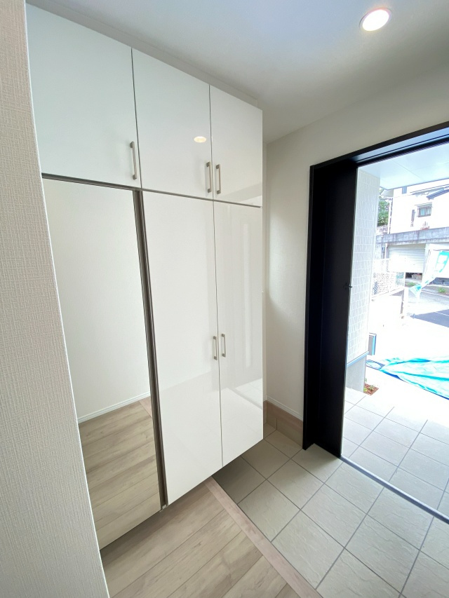 明石市大久保町高丘2丁目　新築戸建の玄関