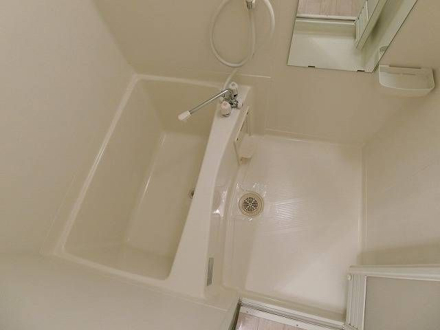 ヴィーブリアン松戸Ａの浴室