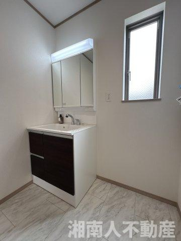 茅ヶ崎市香川7丁目　新築戸建　全3棟　の独立洗面台|独立洗面台、朝の身支度には欠かせません