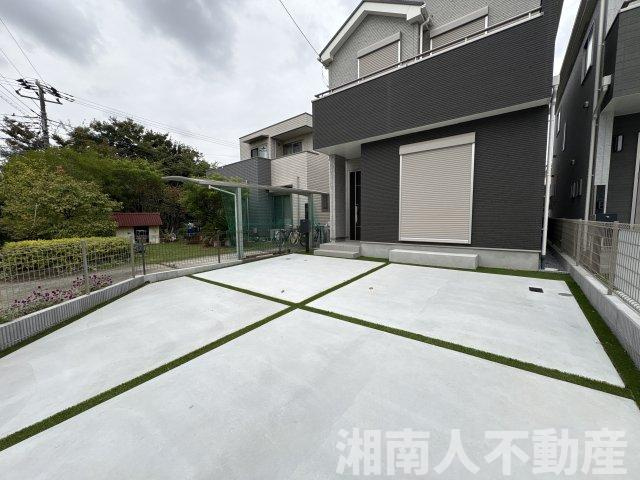 茅ヶ崎市香川7丁目　新築戸建　全3棟　の駐車場|車をお持ちの方に嬉しい駐車場付きの物件です