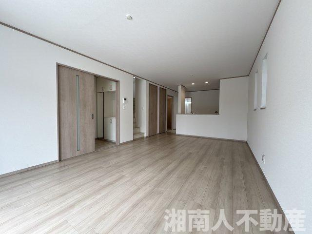 茅ヶ崎市香川7丁目　新築戸建　全3棟　の居間・リビング|おしゃれなリビングです