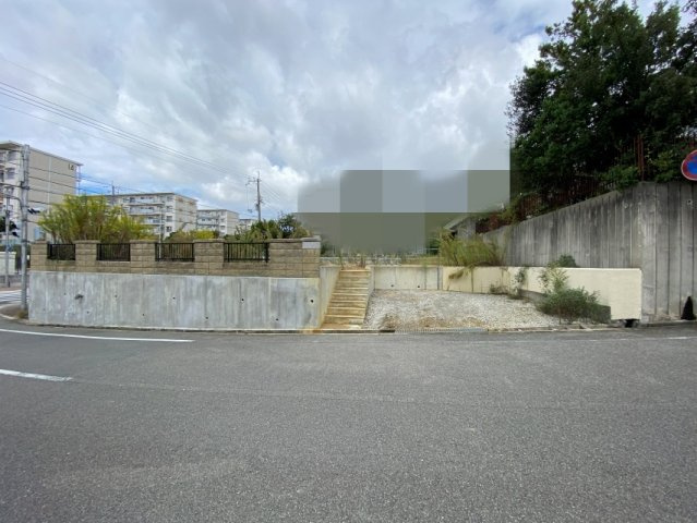 明石市大久保町高丘２丁目　売土地の前面道路含む現地写真