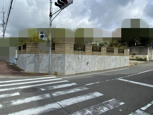 明石市大久保町高丘２丁目　売土地の前面道路含む現地写真