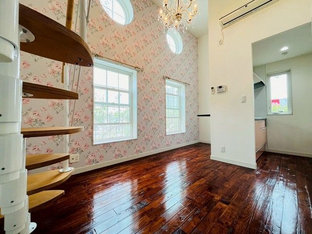 ＰＲＩＮＣＩＰＥＳＳＡ　ＬＵＣＥの内装