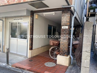 【エントランス】