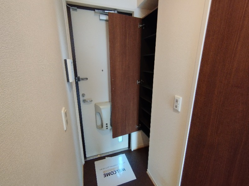 スカイハウス（羽根町）の玄関