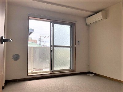 レオパレスオゥルの居間・リビング