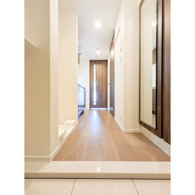 オーパスホームズ南行徳の玄関