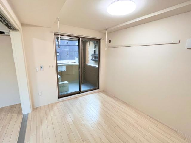 ラピスラズリの内装|洋室