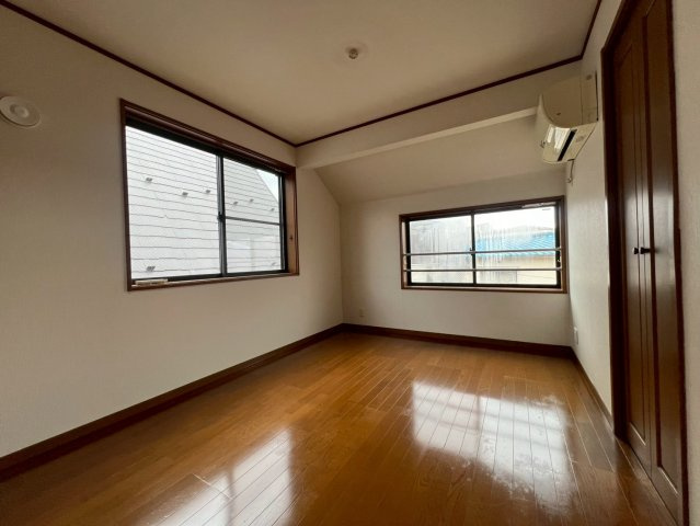 目黒区駒場　中古戸建の洋室