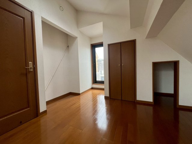 目黒区駒場　中古戸建の洋室