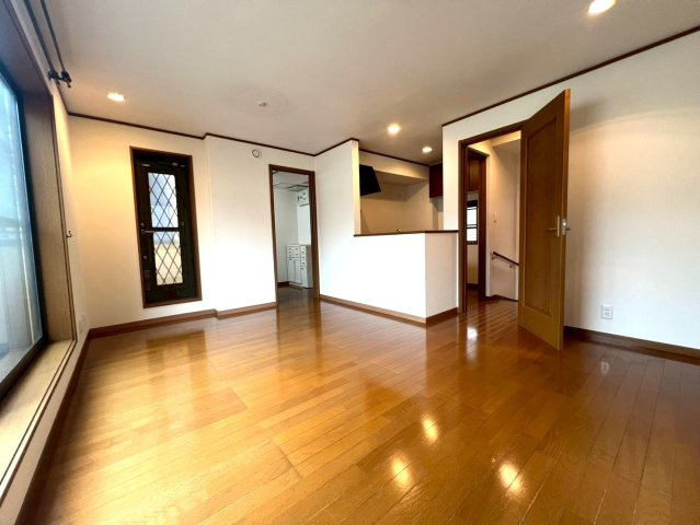 目黒区駒場　中古戸建の居間・リビング