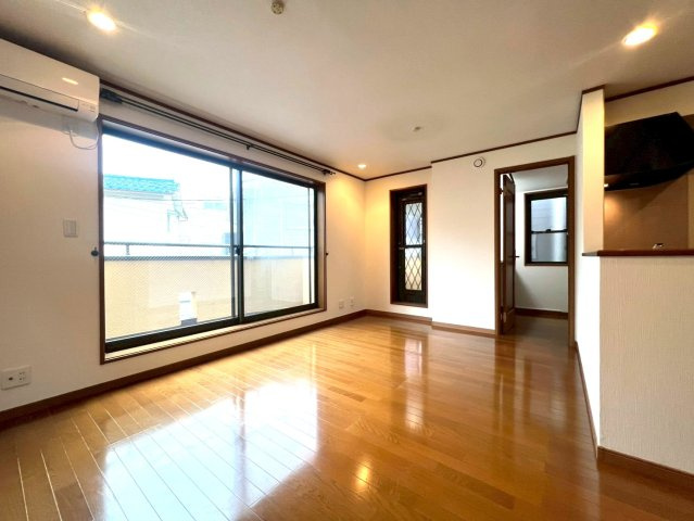 目黒区駒場　中古戸建の居間・リビング