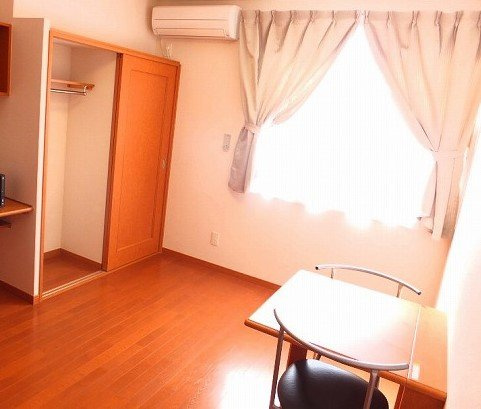 レオパレス三咲の居間・リビング