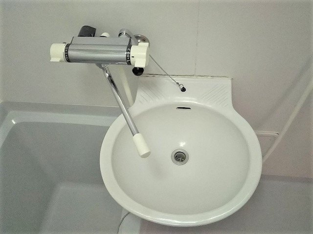 レオパレス三咲の内装|混合水栓で温度調節が簡単！