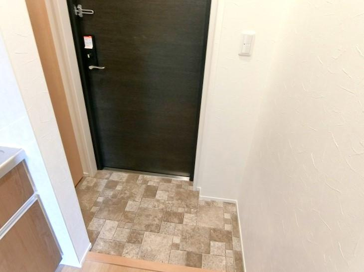 ガレ本八幡の玄関|玄関