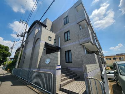ロイヤルハイツ西沢の外観