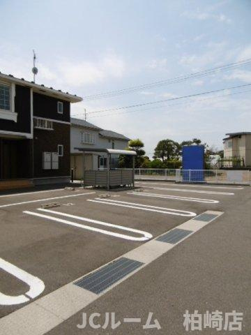 ブランメールⅡの駐車場